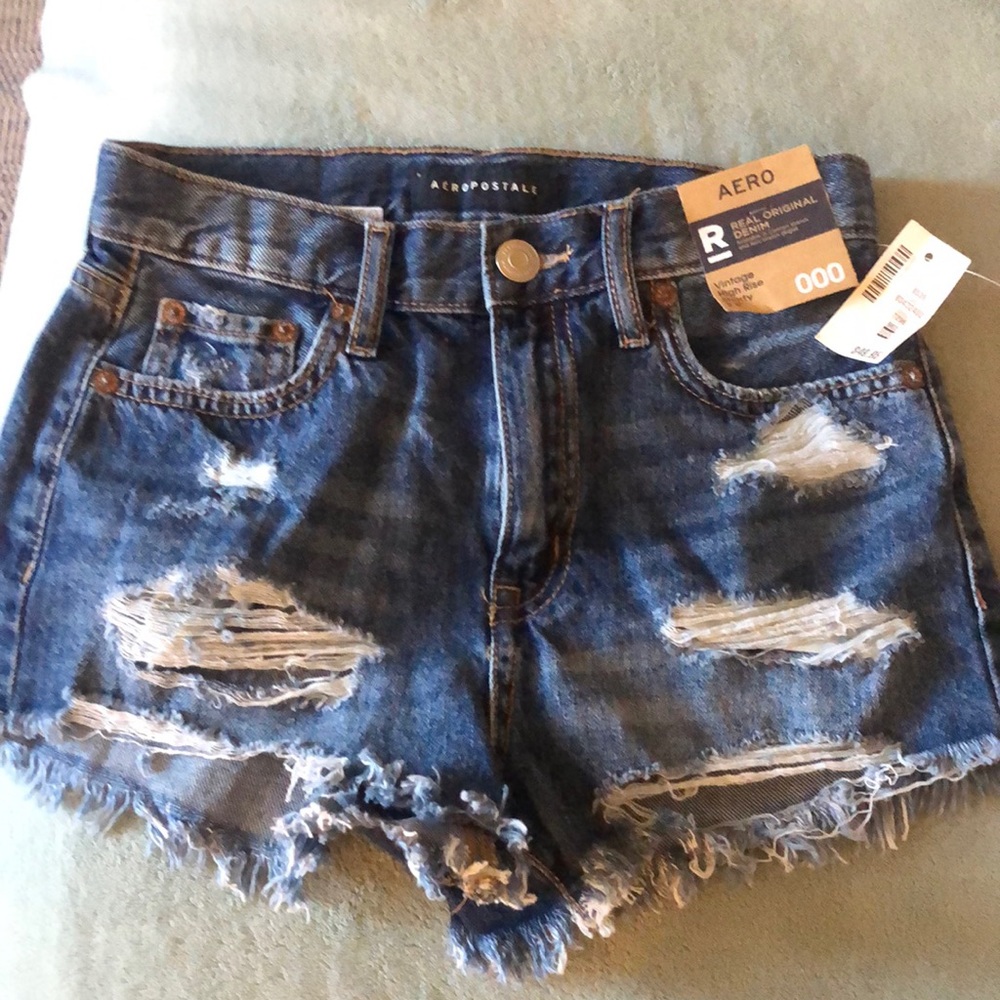 Aero vintage high rise shorts 2.5’’. Size 000 NWT